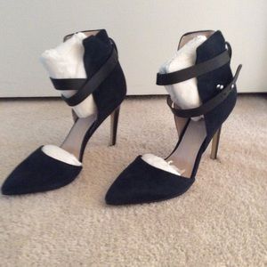 Joe’s Classic navy blue suede heels